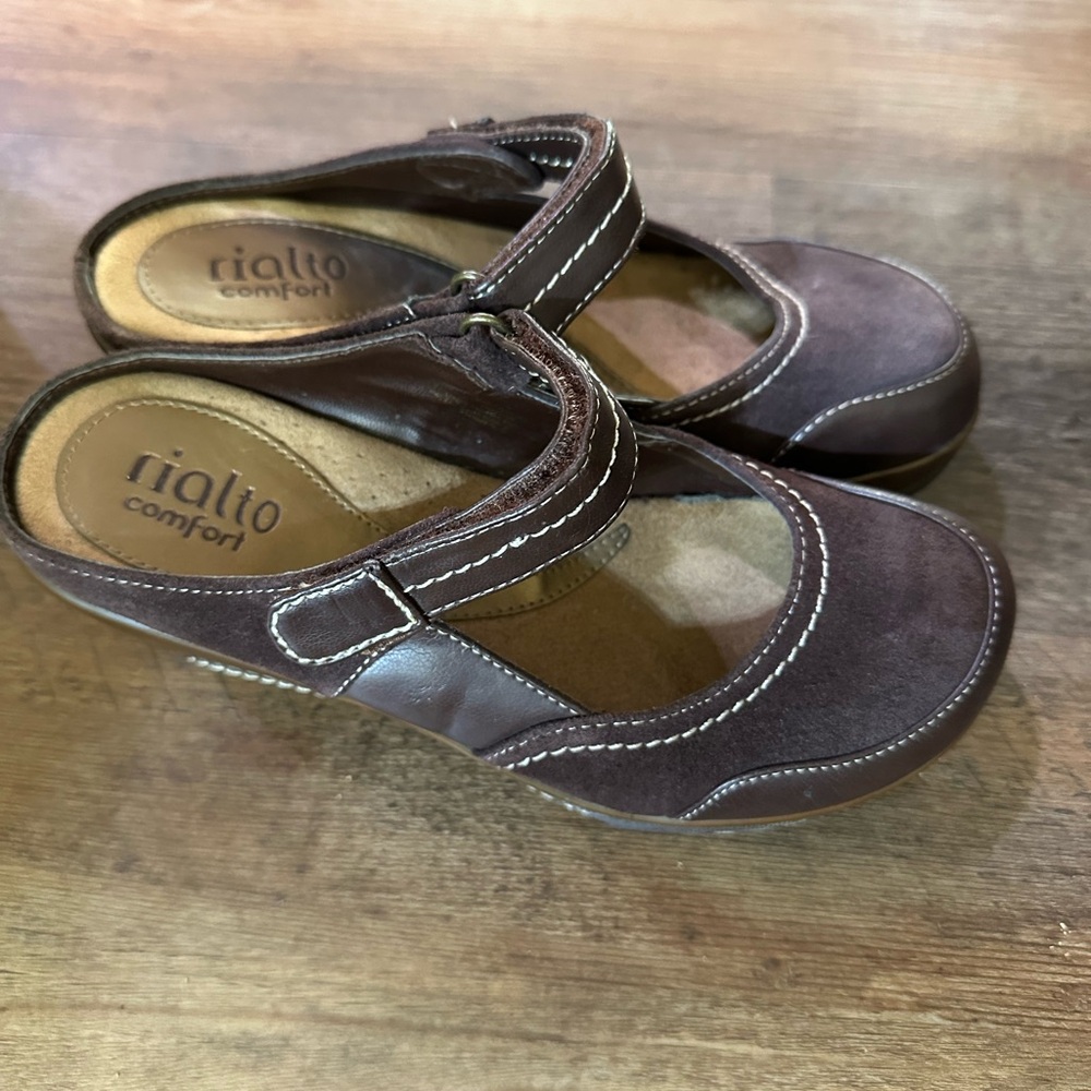 Rialto comfort leather Mary Jane style heels size 7